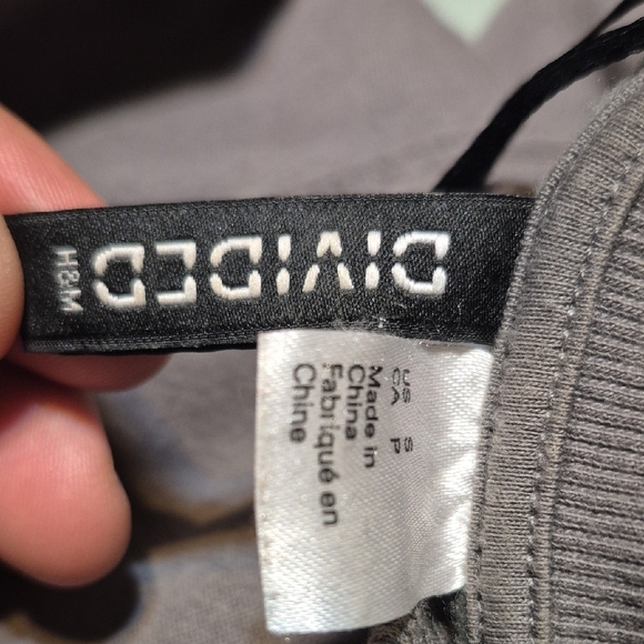 H&M Gray NASA Graphic Sweater - Picture 4 of 4